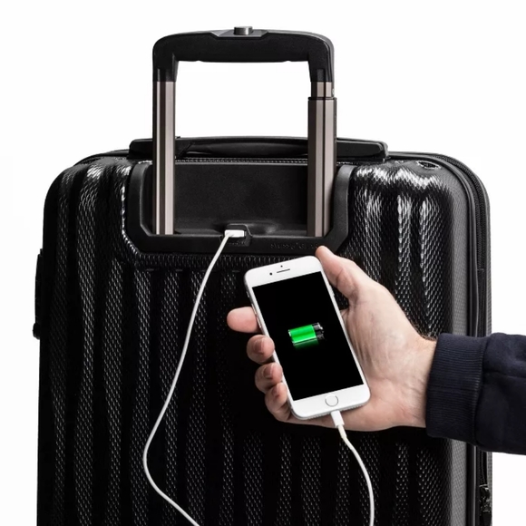 Swiss Gear USB Port Luggage - Picture 1 of 8